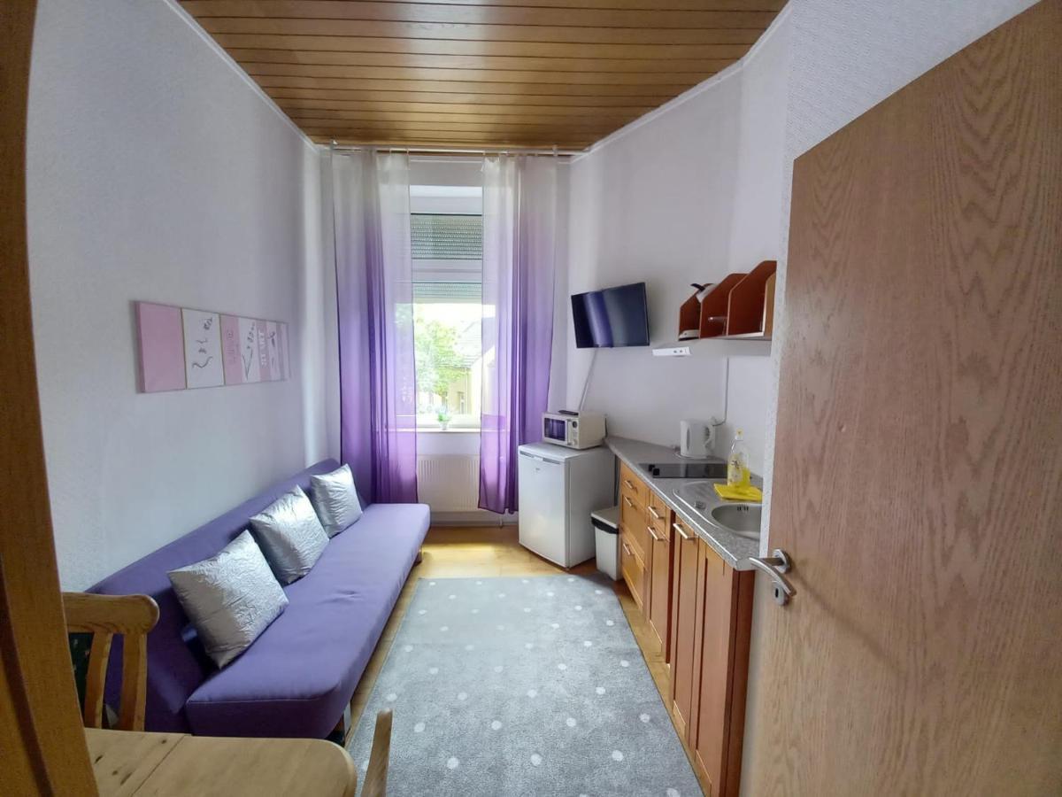 Elena Flat Lavendel Zentrum * Duisburg