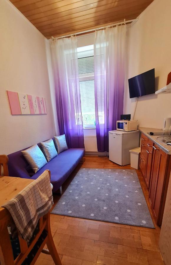 Elena Flat Lavendel Zentrum * Duisburg
